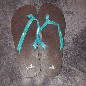 Women's Sanuk flip flops